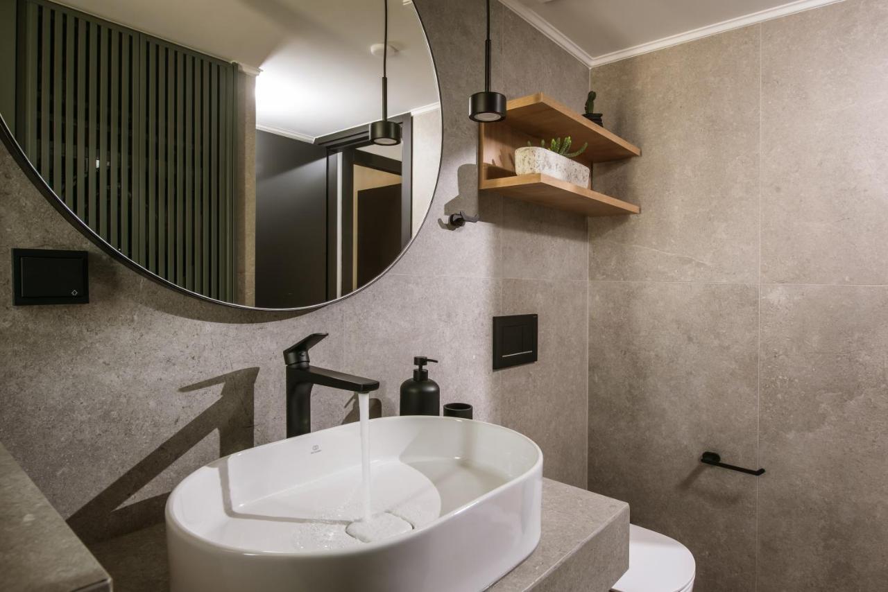 Relaxo Collection Luxury Suites In The Heart Of Heraklion ภายนอก รูปภาพ